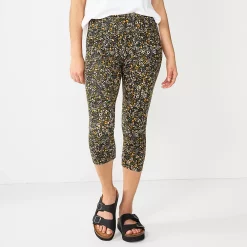 Petite Sonoma Goods For Life® Wide-Waist Capri Leggings 26 Petite Sonoma Goods For Life® Wide-Waist Capri Leggings -True Fit Shop 3590181 Black Floral